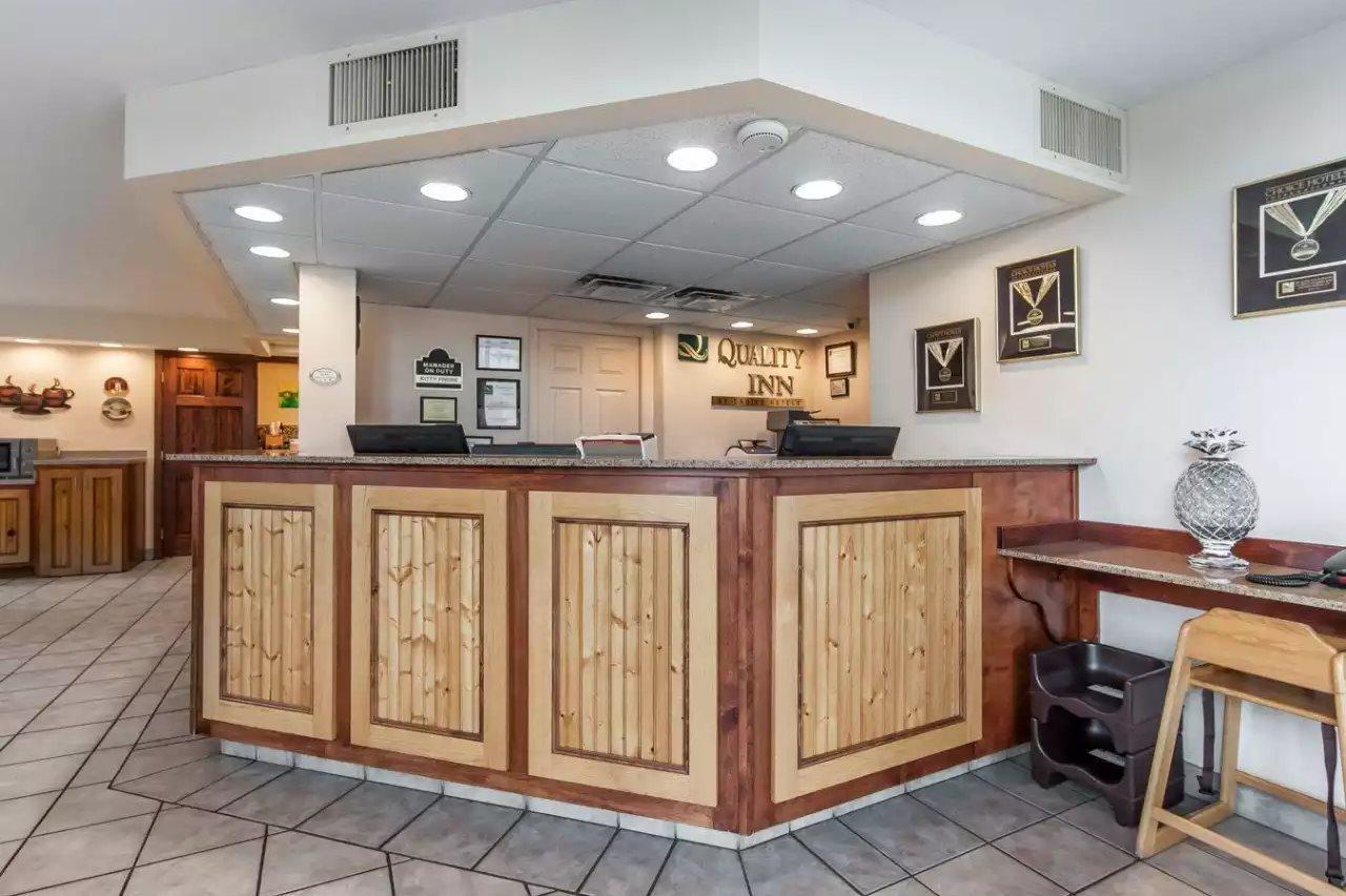 Quality Inn & Suites At Dollywood Lane Pigeon Forge Exterior foto