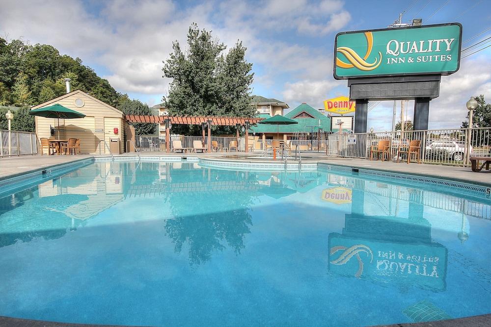 Quality Inn & Suites At Dollywood Lane Pigeon Forge Exterior foto